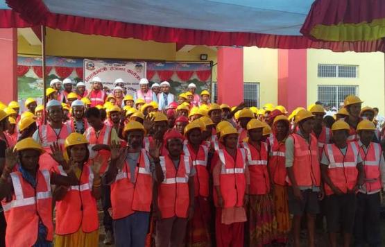  प्रधानमन्त्री रोजगार कार्यक्रम अन्तर्गत हरिवन नगरपालिकामा ४२२ लाई रोजगारीको शुभारम्भ गर्नु हुँदै हरिवन नगरपालिकाका प्रमुख/मेयर गणेश प्रसाई ।